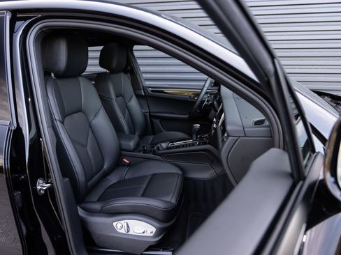 New 2026 Porsche Macan AWD/4WD image 33