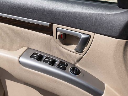 Used 2012 Hyundai Santa Fe GLS image 21