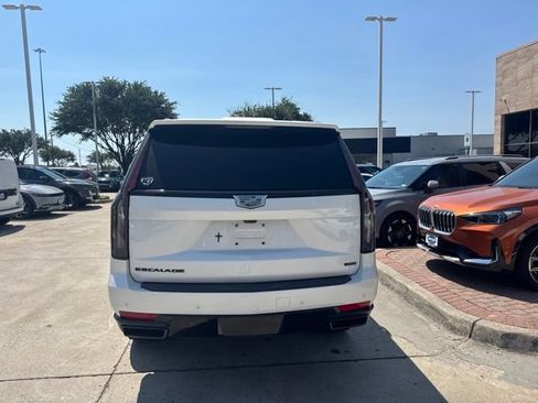 Used 2021 Cadillac Escalade Sport Platinum w/ LPO, ONYX Package AWD/4WD image 4