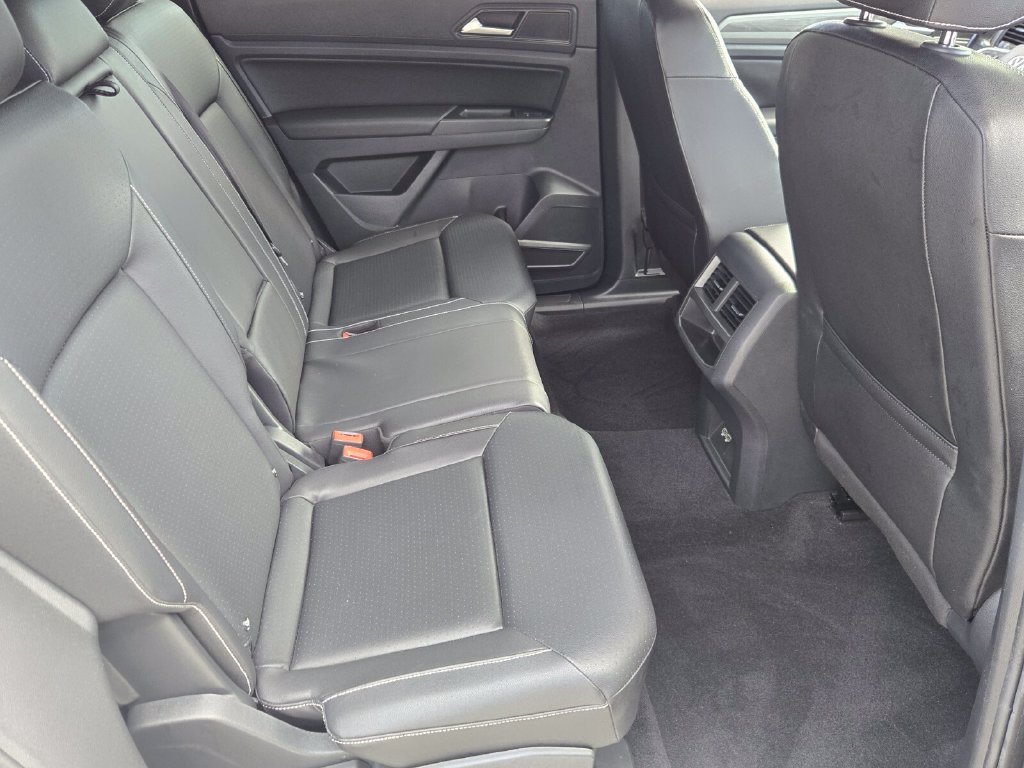 Used 2020 Volkswagen Atlas Cross Sport SE w/ Towing Package FWD image 17