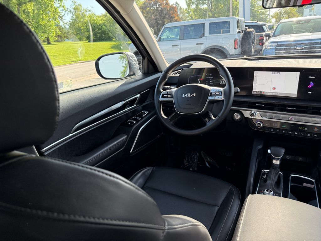 Used 2023 Kia Telluride LX AWD/4WD image 21