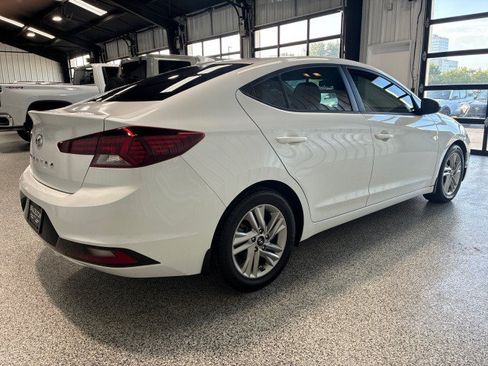 Used 2020 Hyundai Elantra SEL w/ Winter Weather Package FWD image 3