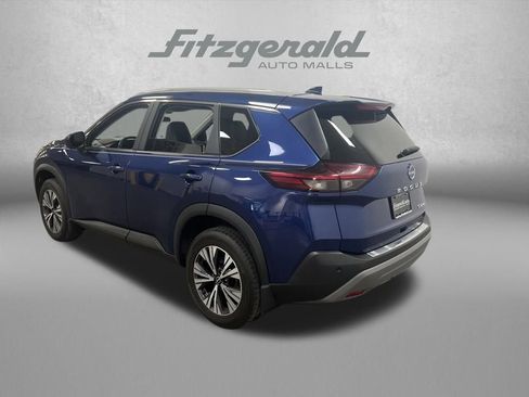 Used 2023 Nissan Rogue SV w/ SV Premium B Package image 3