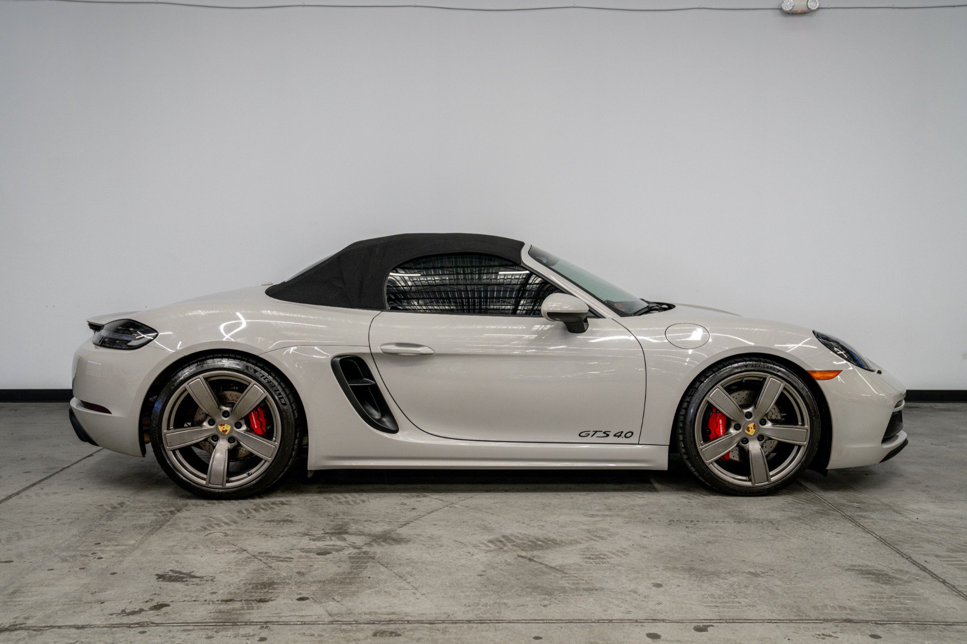 Used 2024 Porsche 718 Boxster GTS w/ GTS Interior Package RWD image 17