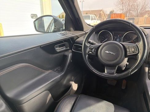 Used 2017 Jaguar F-PACE Prestige image 14