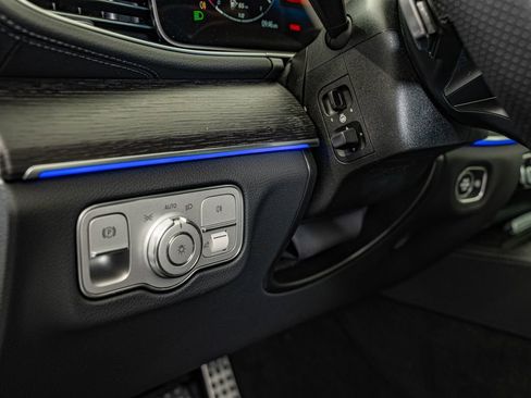 New 2026 Mercedes-Benz GLS 450 4MATIC image 18