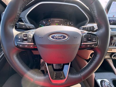 Used 2022 Ford Escape SE w/ Convenience Package FWD image 21