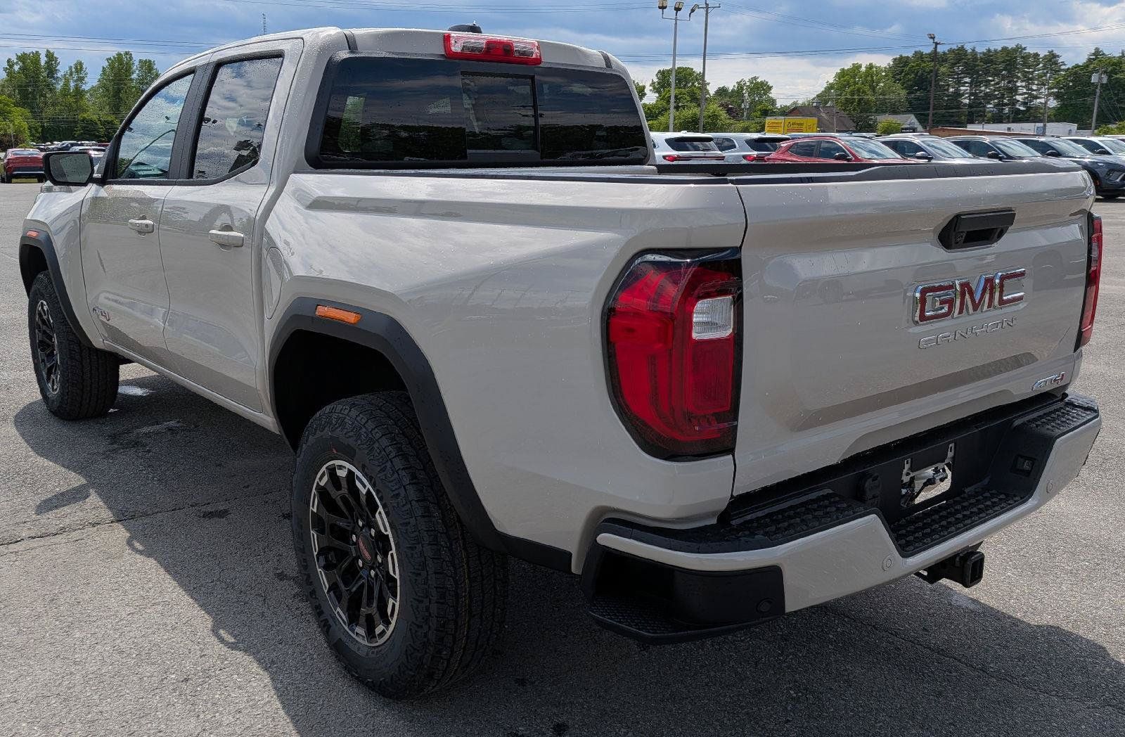 New 2026 GMC Canyon AT4 w/ Technology Plus Package AWD/4WD image 8