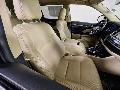 Used 2019 Toyota Highlander Limited AWD/4WD image 28