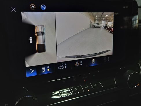 Used 2023 Chevrolet Colorado Trail Boss w/ Technology Package image 26