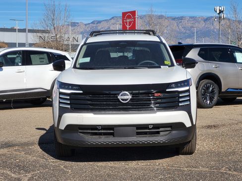 New 2026 Nissan Kicks SR w/ Cold Weather Package image 2