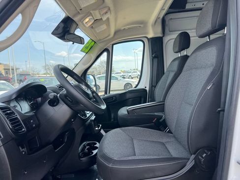 Used 2025 RAM ProMaster 2500 FWD image 12