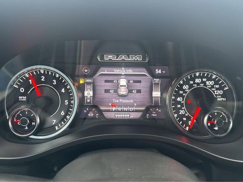 Used 2022 RAM 1500 Big Horn image 3