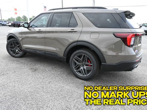 New 2026 Ford Explorer ST AWD/4WD image 8