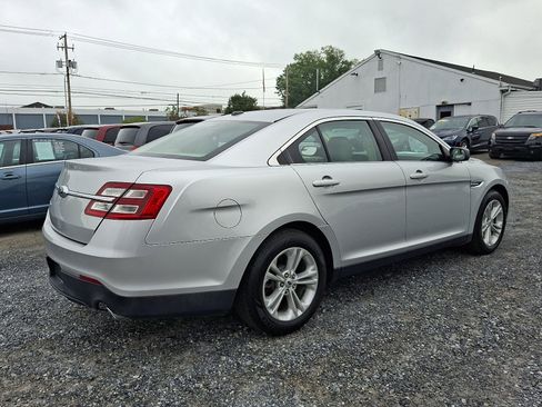 Used 2017 Ford Taurus SE image 7