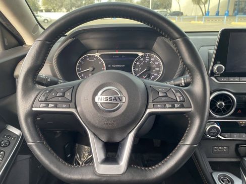 Used 2023 Nissan Sentra SR w/ SR Premium Package image 16