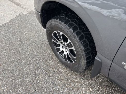 Used 2024 Nissan Titan SV w/ SV Convenience Package image 37