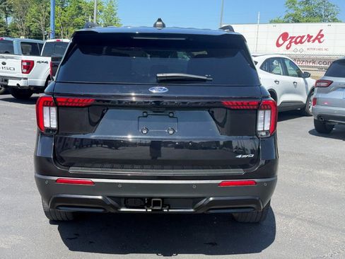Certified 2025 Ford Explorer ST-Line w/ ST-Line Street Pack AWD/4WD image 7