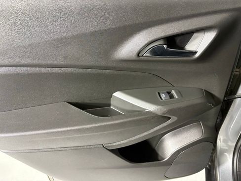 Used 2024 Chevrolet Trax LT image 37