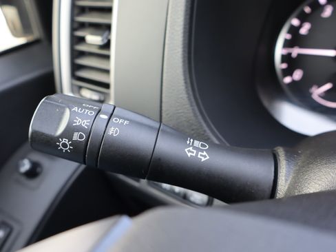 Used 2023 Nissan Frontier SV w/ Technology Package image 24