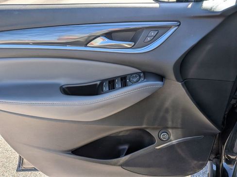 Used 2020 Buick Enclave Essence w/ Sport Touring Edition image 12