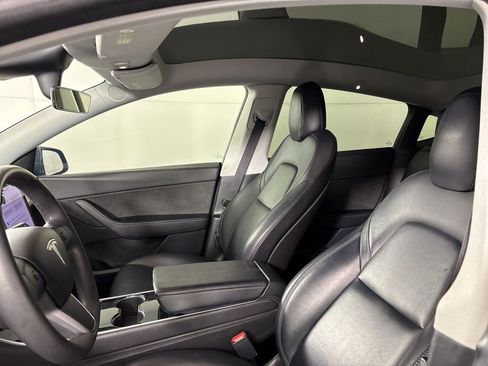 Used 2020 Tesla Model Y Long Range image 27