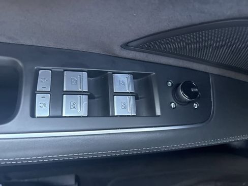 Used 2023 Audi A8 L 3.0T image 12