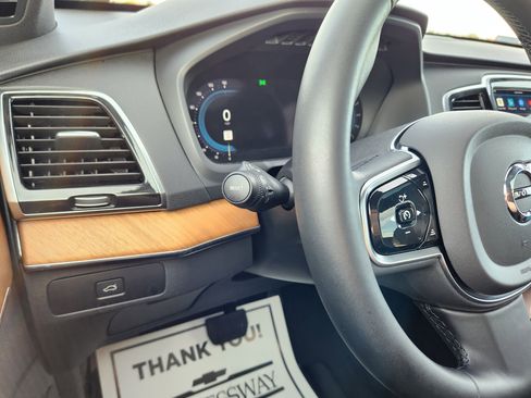 Used 2023 Volvo XC90 B6 Plus image 24