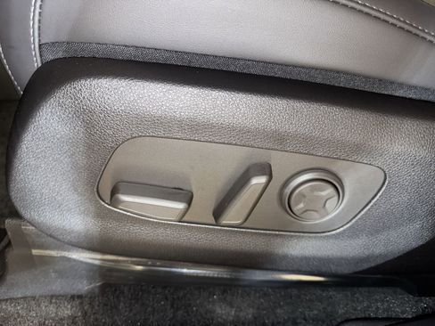 New 2026 Kia Carnival EX image 17