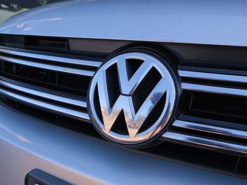 Used 2016 Volkswagen Tiguan SE FWD image 36