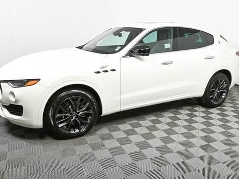 New 2024 Maserati Levante GT Ultima image 4