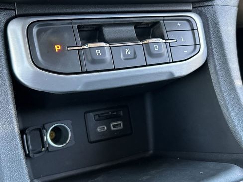 Used 2021 GMC Acadia SLT image 16