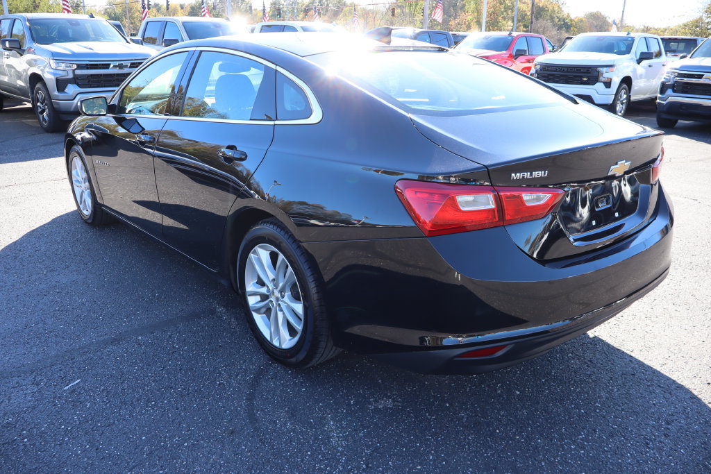 Used 2016 Chevrolet Malibu LT FWD image 3