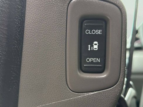 Used 2016 Honda Odyssey Touring Elite image 14
