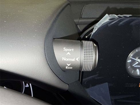 New 2025 Lexus ES 300h w/ Premium Package image 16