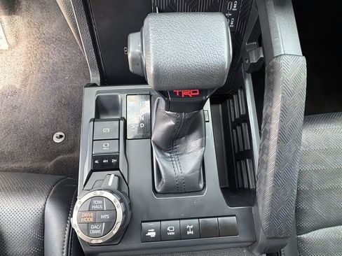 Used 2024 Toyota Tacoma TRD Off-Road w/ TRD Off Road Premium Package AWD/4WD image 16