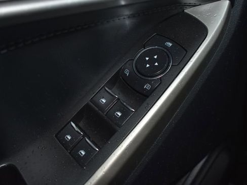 Used 2022 Ford Explorer XLT w/ Equipment Group 202A image 15