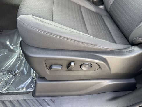 Used 2022 Chevrolet Silverado 1500 Custom image 41