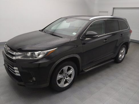 Used 2018 Toyota Highlander Limited image 2