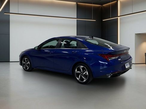 Used 2023 Hyundai Elantra Limited w/ Cargo Package FWD image 3