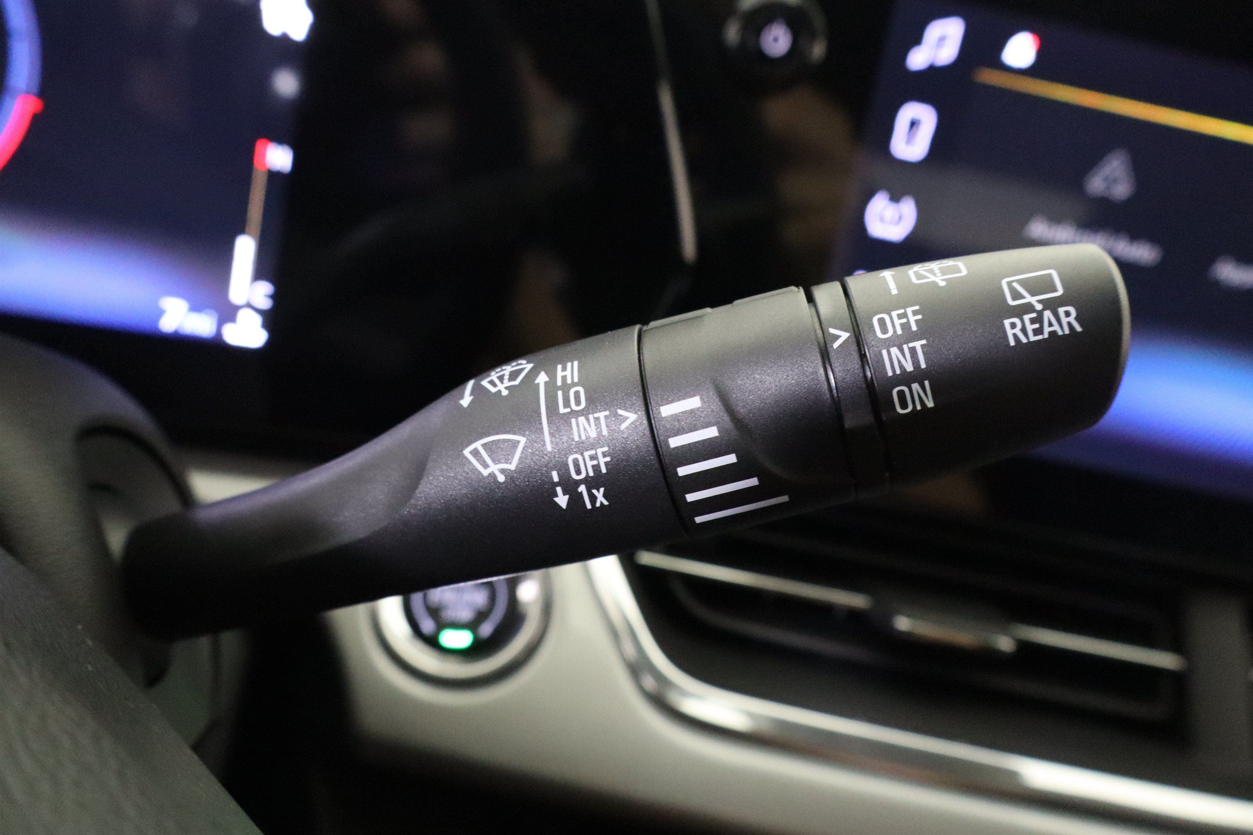 New 2026 Chevrolet Trax LT w/ LT Convenience Package FWD image 32