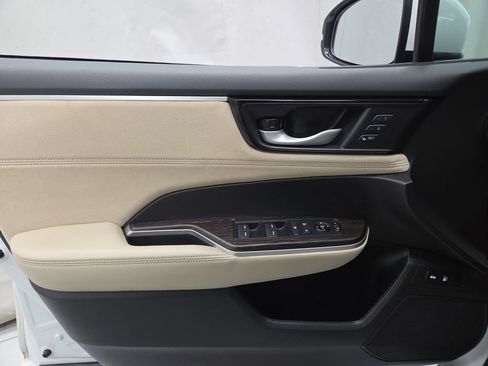 Used 2018 Honda Clarity Touring image 18