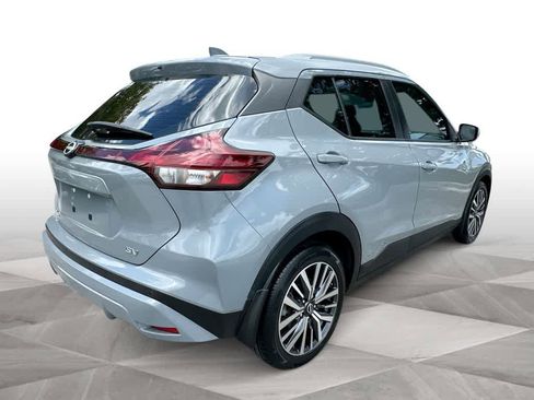 Used 2022 Nissan Kicks SV FWD image 8
