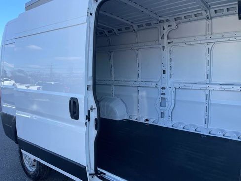 Used 2023 RAM ProMaster 2500 image 39