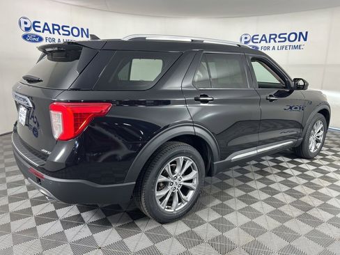 Used 2023 Ford Explorer Limited image 6