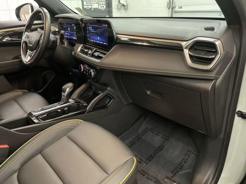 Used 2024 Chevrolet TrailBlazer ACTIV w/ Driver Confidence Package FWD image 21