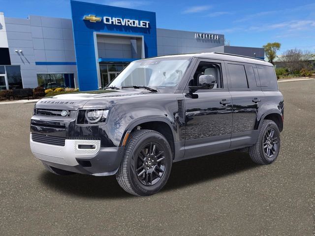 Used 2025 Land Rover Defender 110 S AWD/4WD image 31