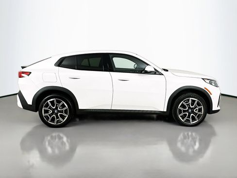 New 2026 BMW X2 xDrive28i w/ Technology Package AWD/4WD image 4