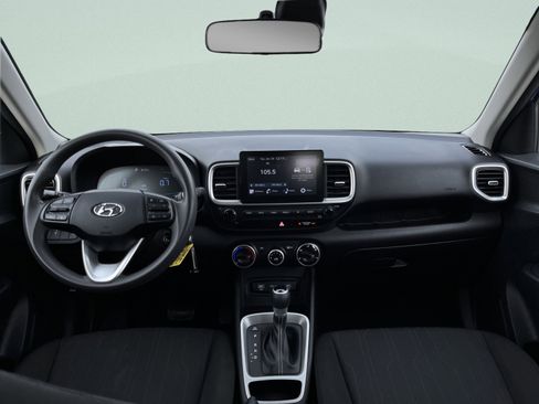 Used 2023 Hyundai Venue SE image 25