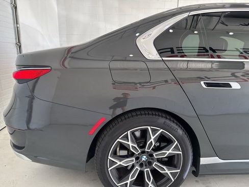 Used 2024 BMW i7 xDrive60 w/ Premium Package image 6